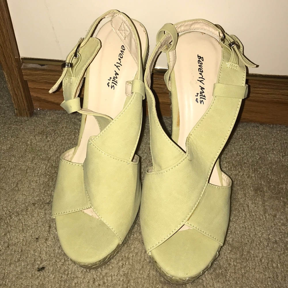 Yellow Heels - Picture 2 of 4